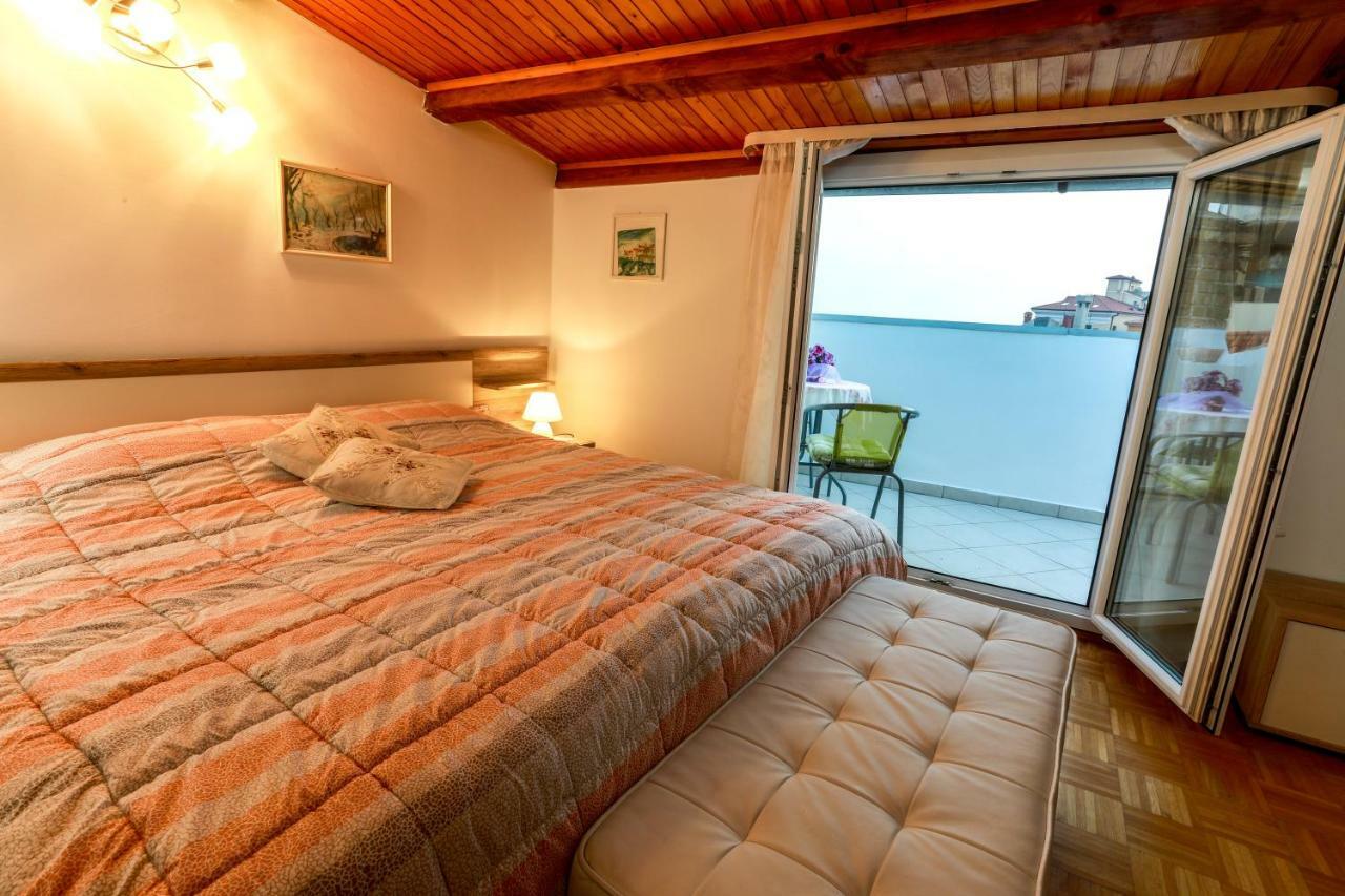 Apartments Pyros Pirano Esterno foto
