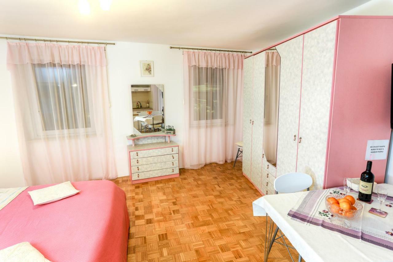 Apartments Pyros Pirano Esterno foto