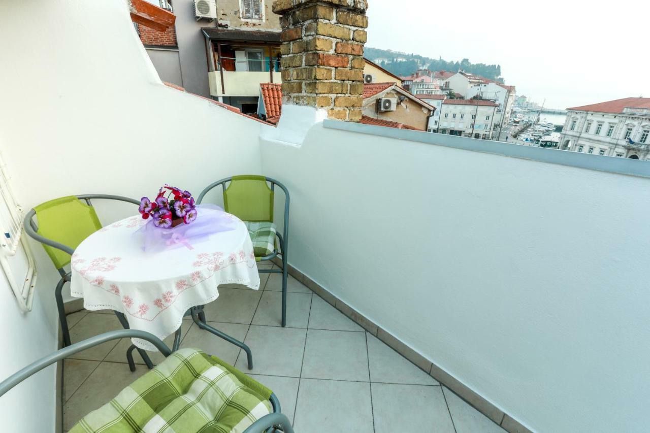 Apartments Pyros Pirano Esterno foto